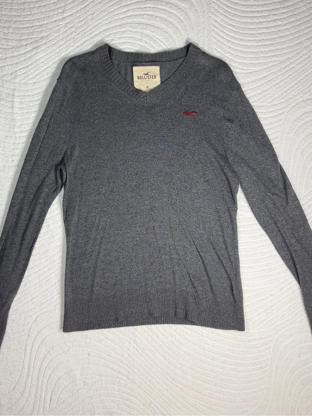 Hollister Men’s Gray V-Neck Knit Sweater Size M